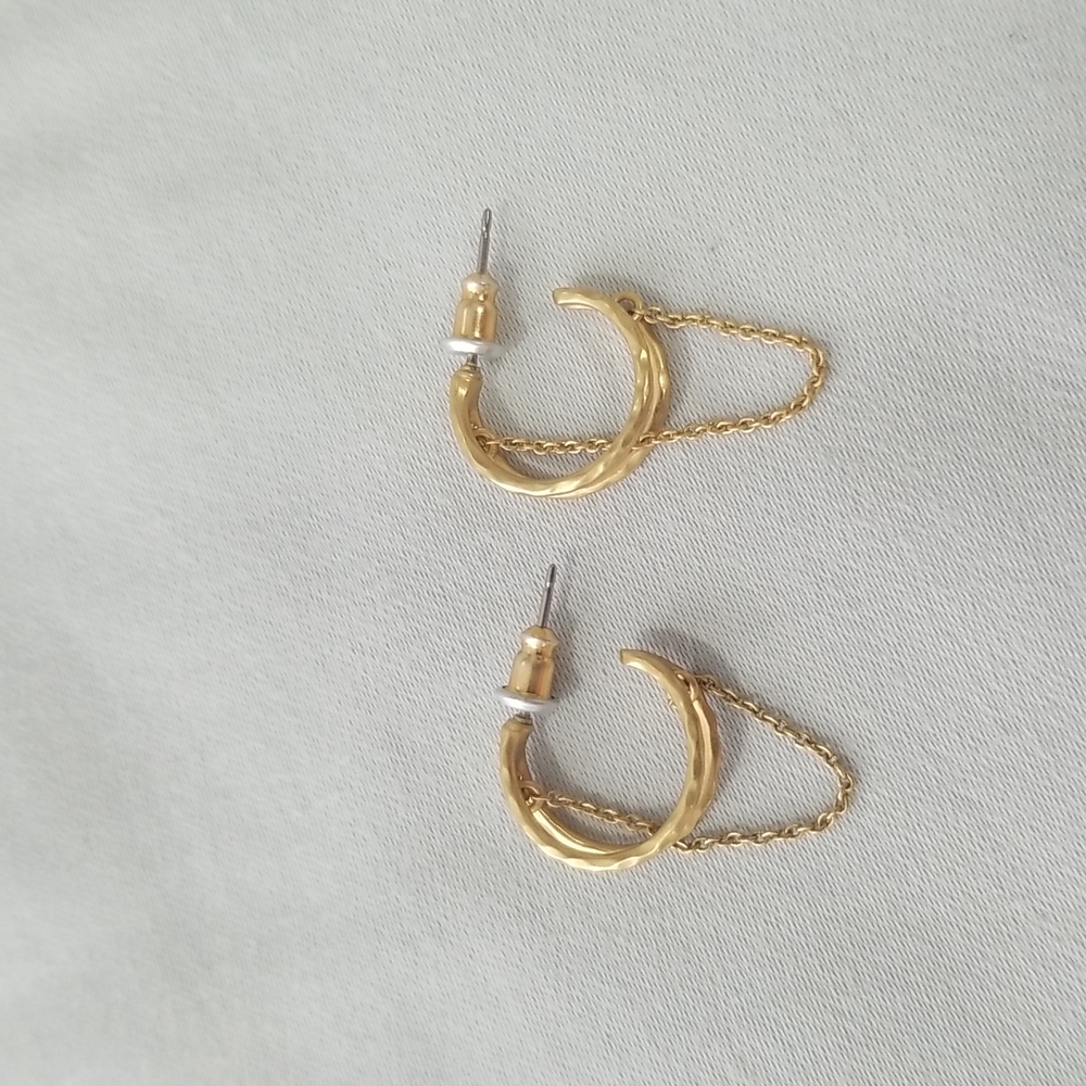 Stella & Dot Gold Earrings